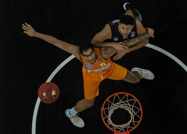 背后折射的 背后折射的